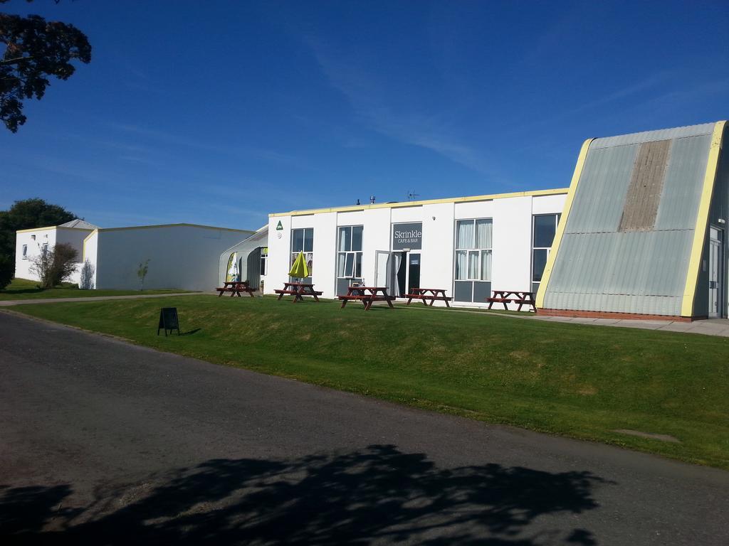 Хостел Yha Manorbier Тенби Экстерьер фото