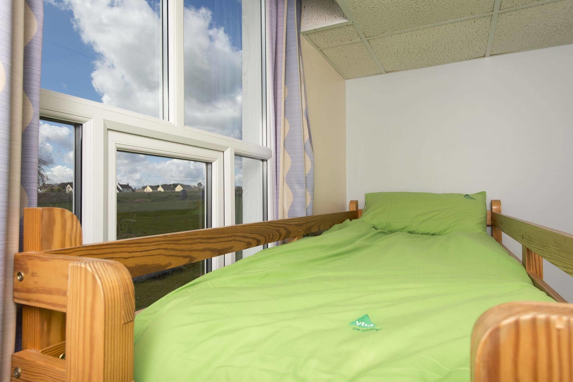 Хостел Yha Manorbier Тенби Экстерьер фото